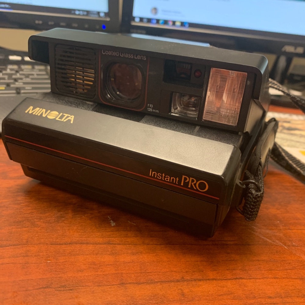 Minolta Instant Pro- VINTAGE POLAROID CAMERA